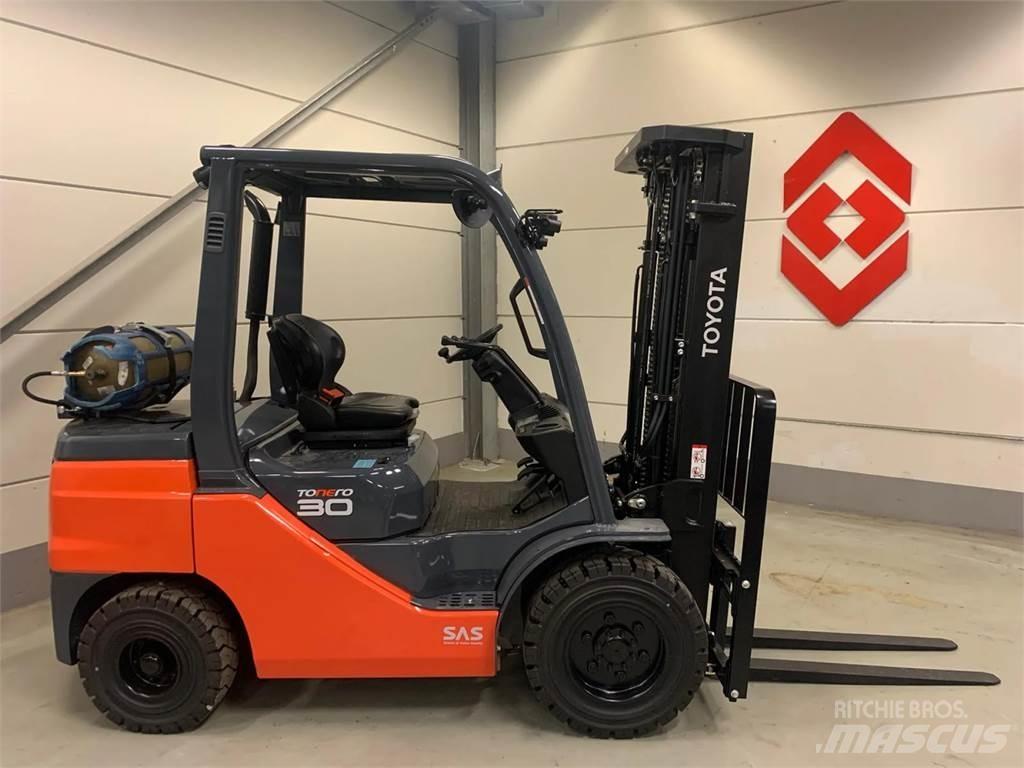 Toyota 02-8FGF30 LPG heftrucks