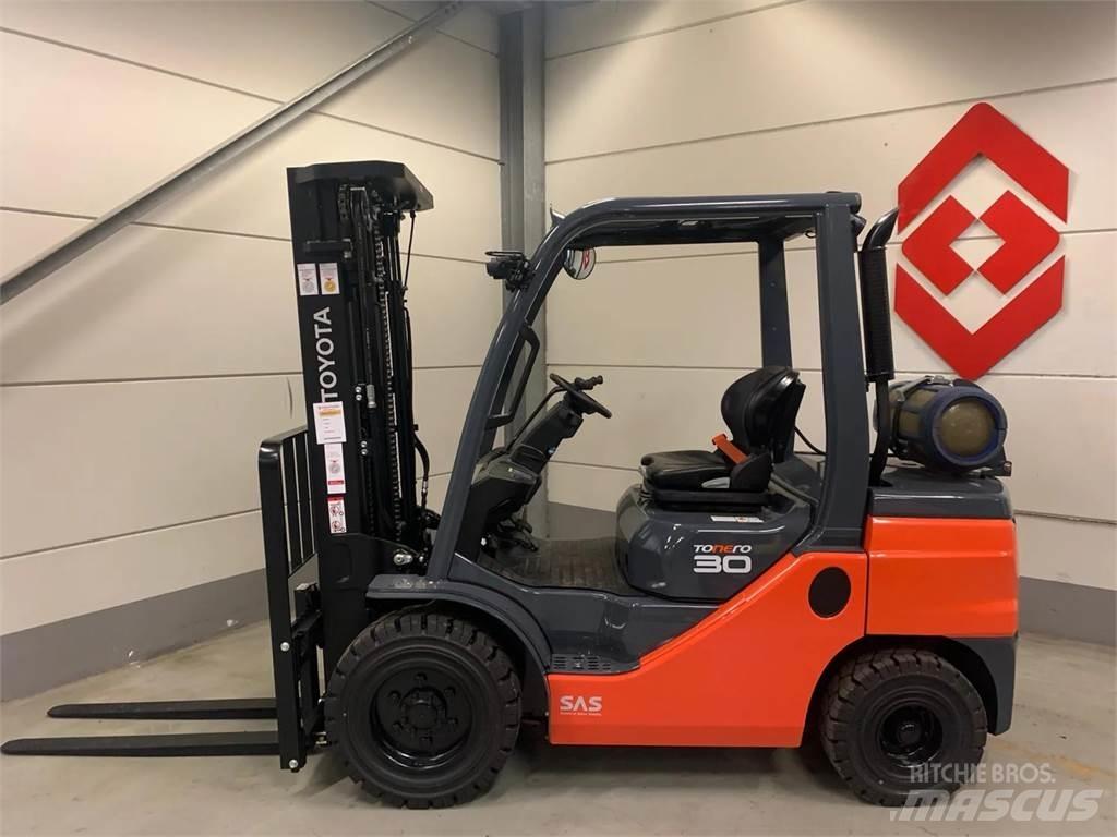 Toyota 02-8FGF30 LPG heftrucks
