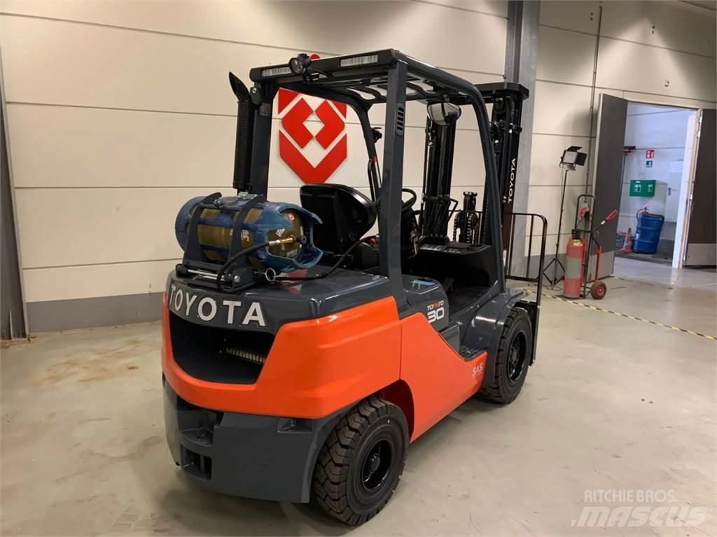 Toyota 02-8FGF30 LPG heftrucks