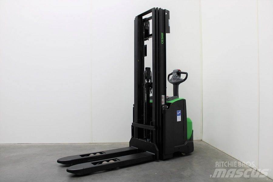 Cesab S 214 / 445 Meeloop stapelaar