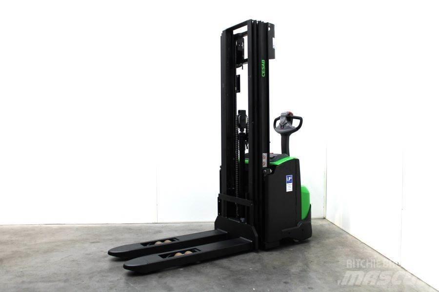 Cesab S 214 / 445 Meeloop stapelaar