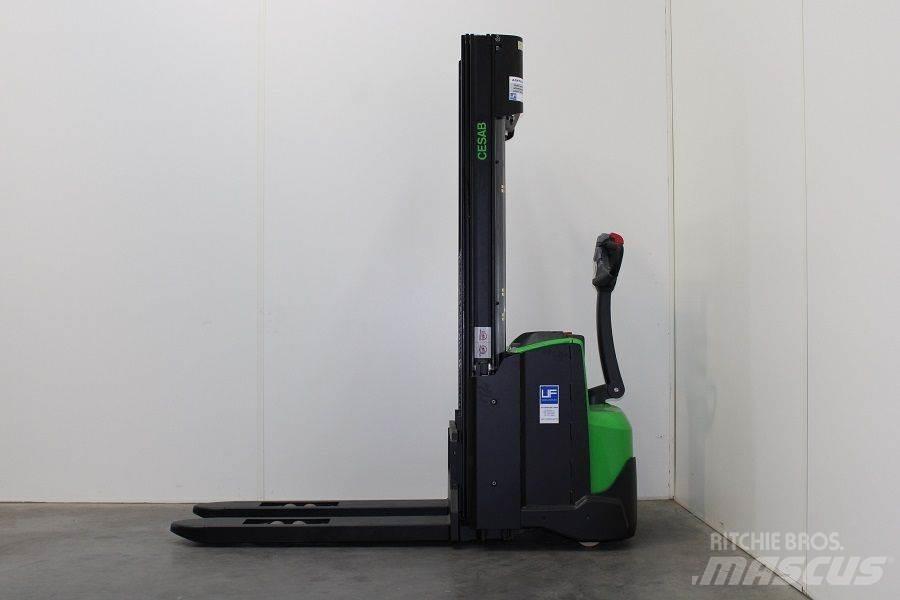 Cesab S 214 L / 445 Meeloop stapelaar