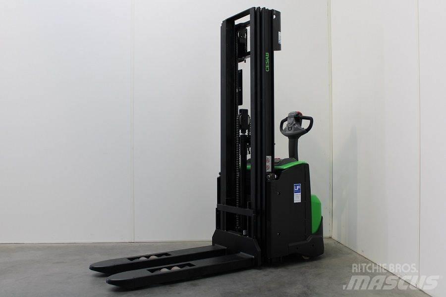 Cesab S 214 L / 445 Meeloop stapelaar