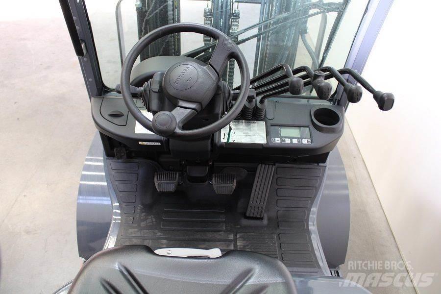 Toyota 02-8FGF25 LPG heftrucks