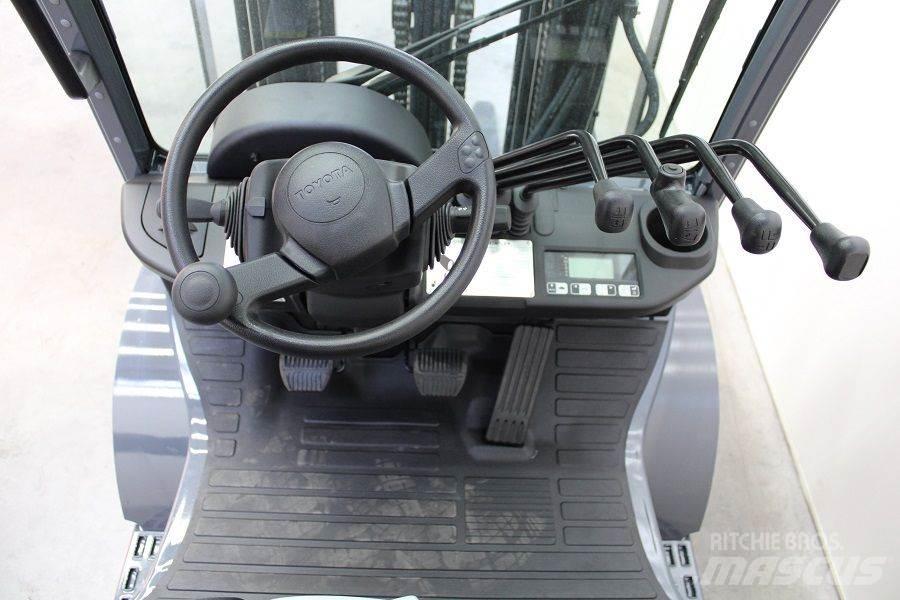 Toyota 02-8FGF25 LPG heftrucks