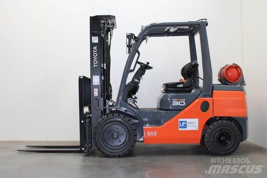 Toyota 02-8FGF30 LPG heftrucks