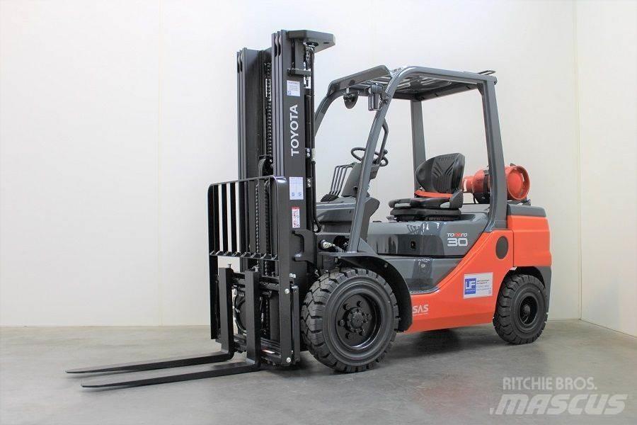 Toyota 02-8FGF30 LPG heftrucks