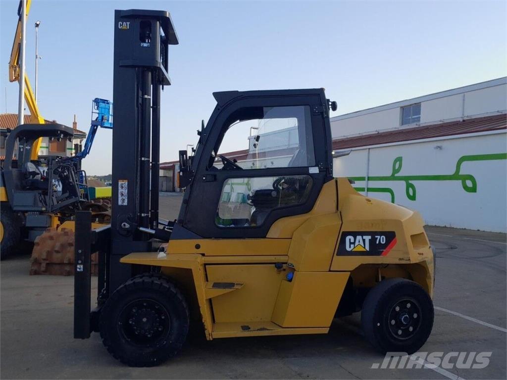 CAT DP70N1 Vorkheftruck voor zwaar terrein