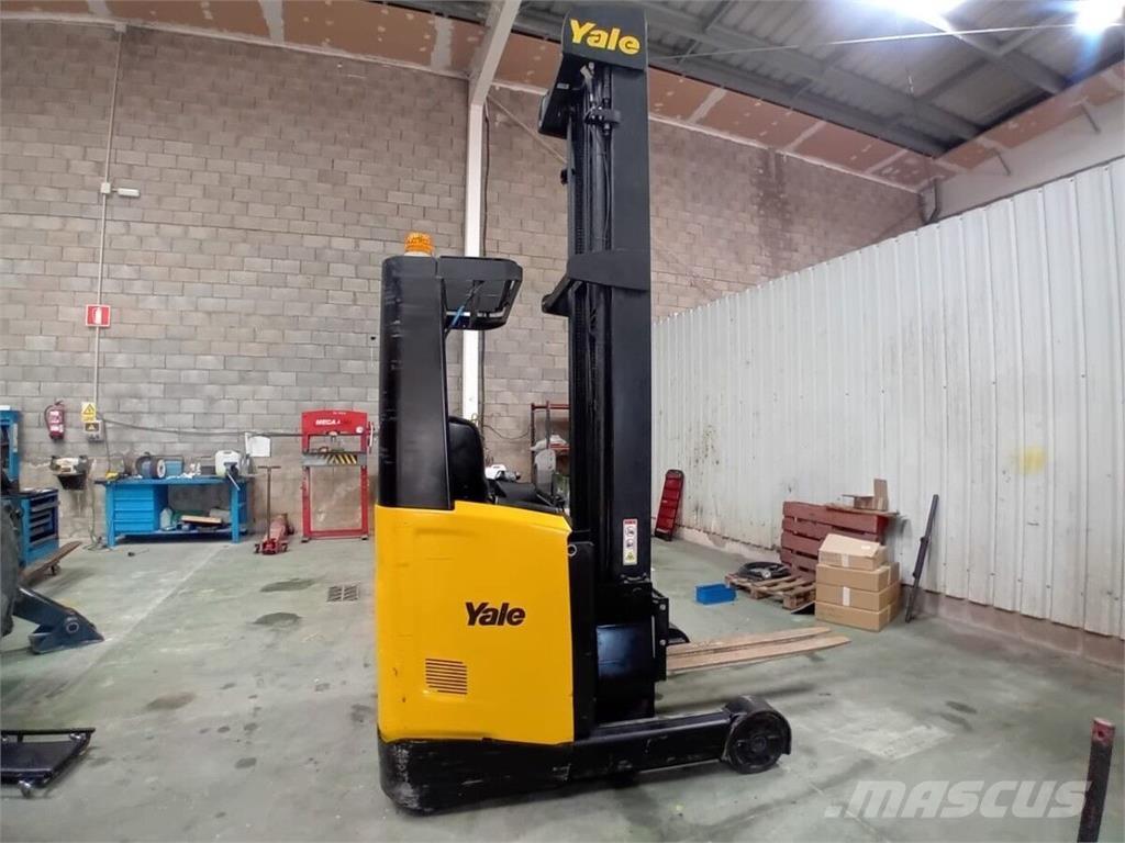 Yale MR14 Reachtruck voor hoog niveau