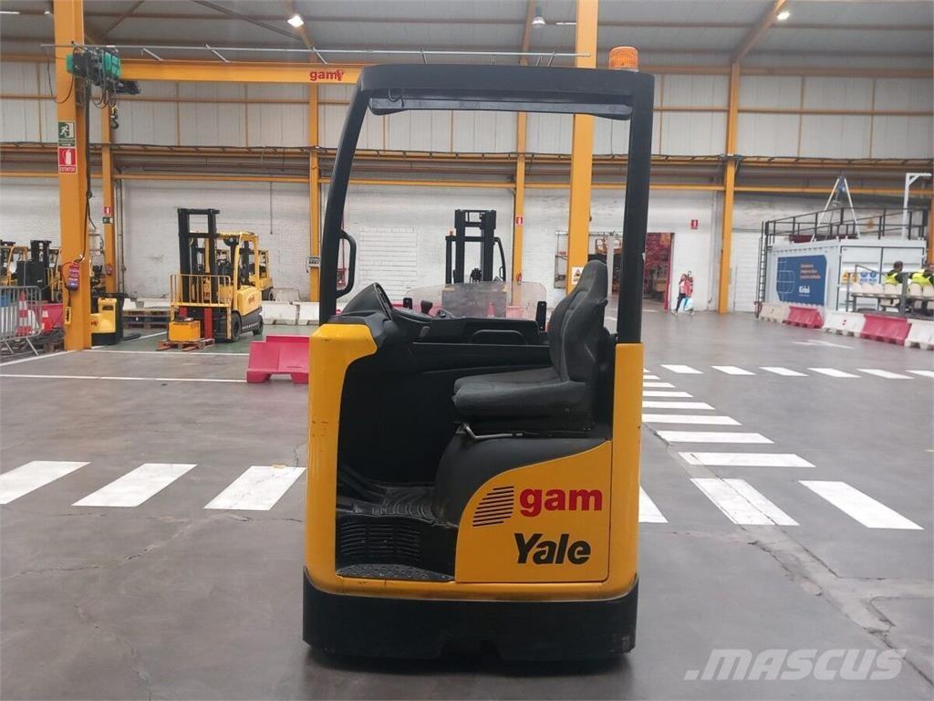 Yale MR14 Reachtruck voor hoog niveau