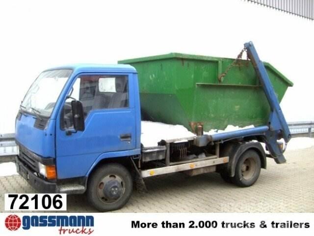 Mitsubishi Canter 4x2 Containertrucks met kabelsysteem