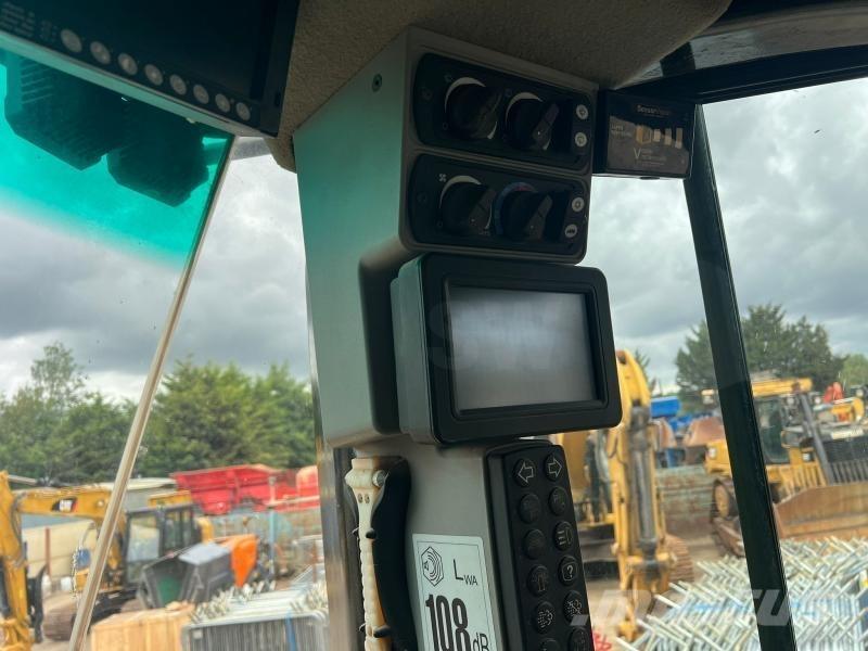 CAT 972M Wielladers