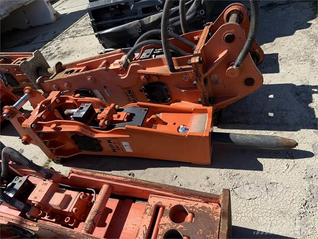 NPK GH-7 HAMMER Hamers en brekers