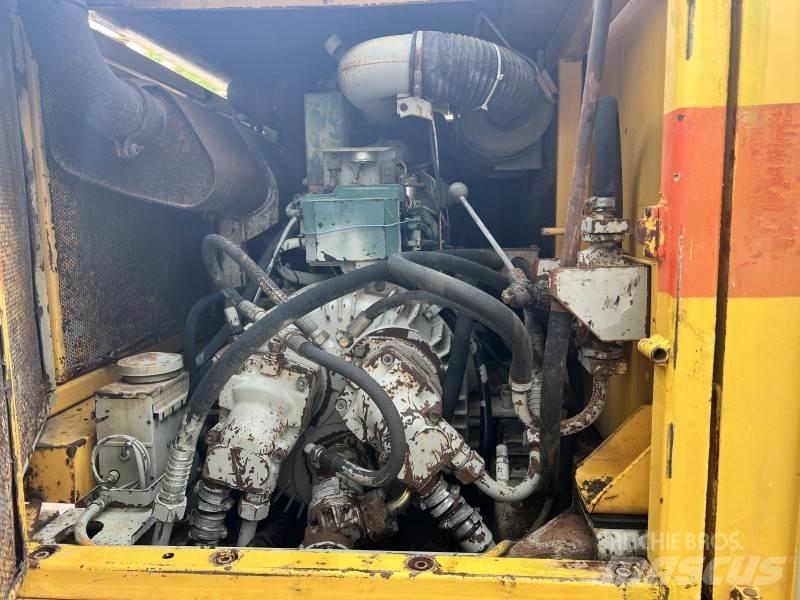 Åkerman H 7 LC Rupsgraafmachines