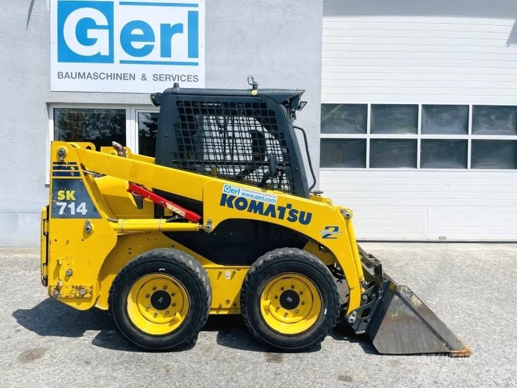 Komatsu SK714 Schrankladers