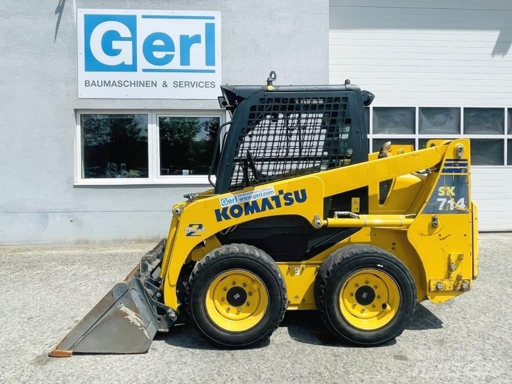 Komatsu SK714 Schrankladers