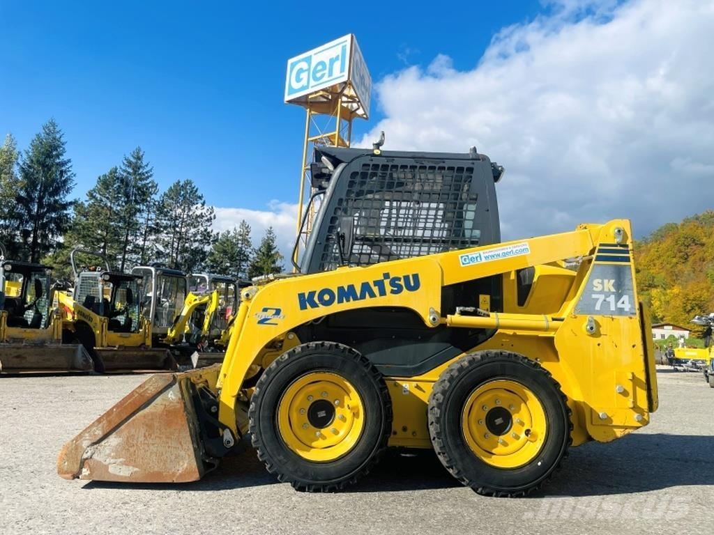 Komatsu SK714 Schrankladers