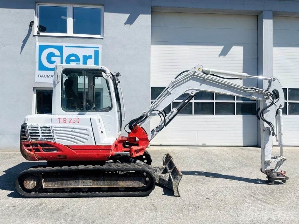 Takeuchi TB250 Minigraafmachines < 7t