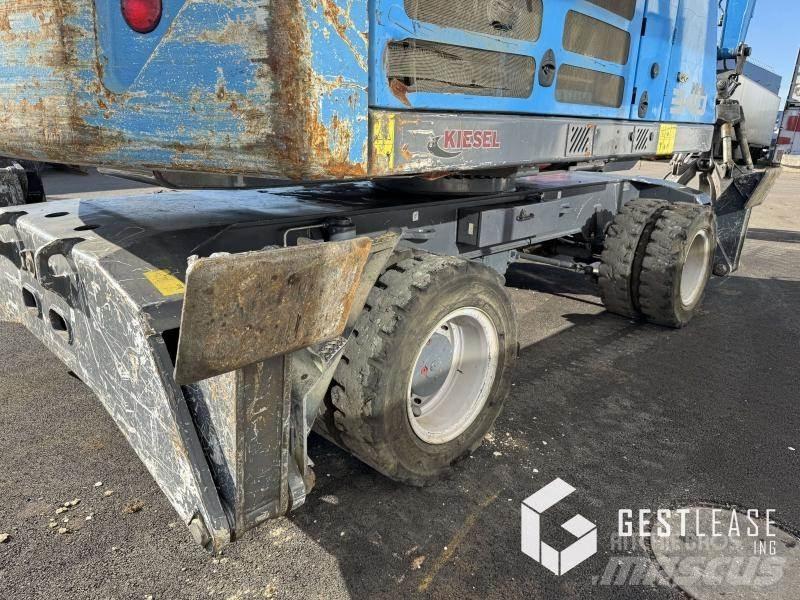 Fuchs MHL340F Waste / industry handlers