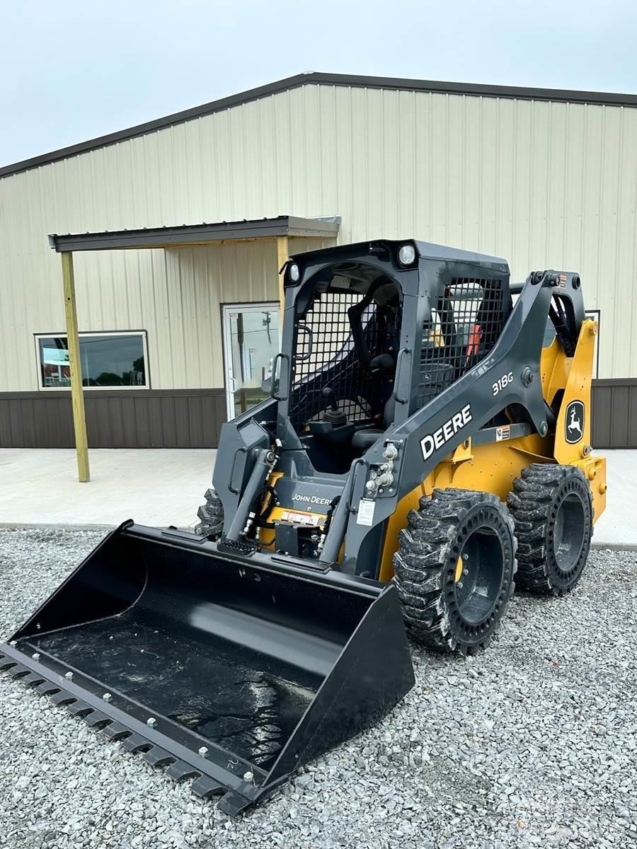John Deere 318G Schrankladers