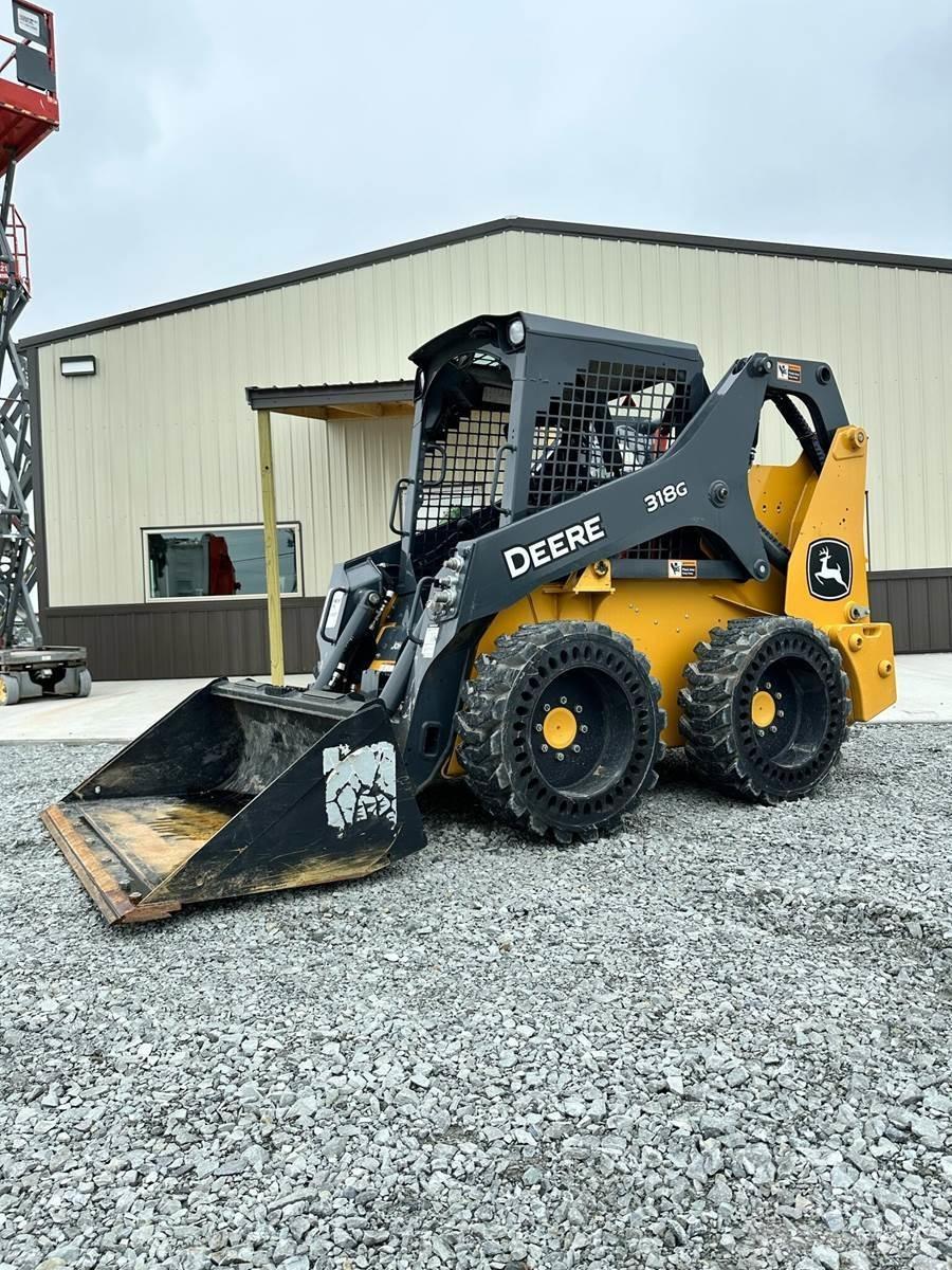 John Deere 318G Schrankladers