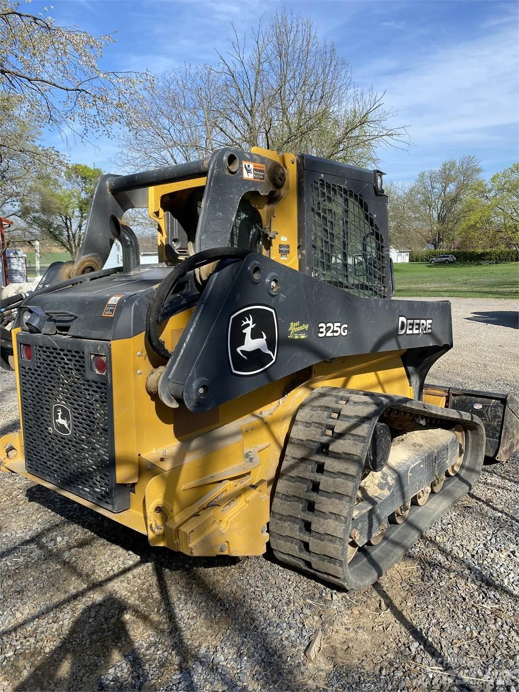 John Deere 325G Schrankladers