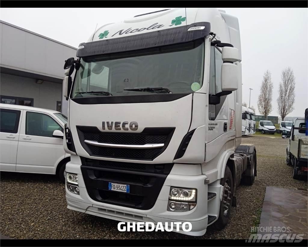 Iveco AS440ST/P Bakwagens met gesloten opbouw
