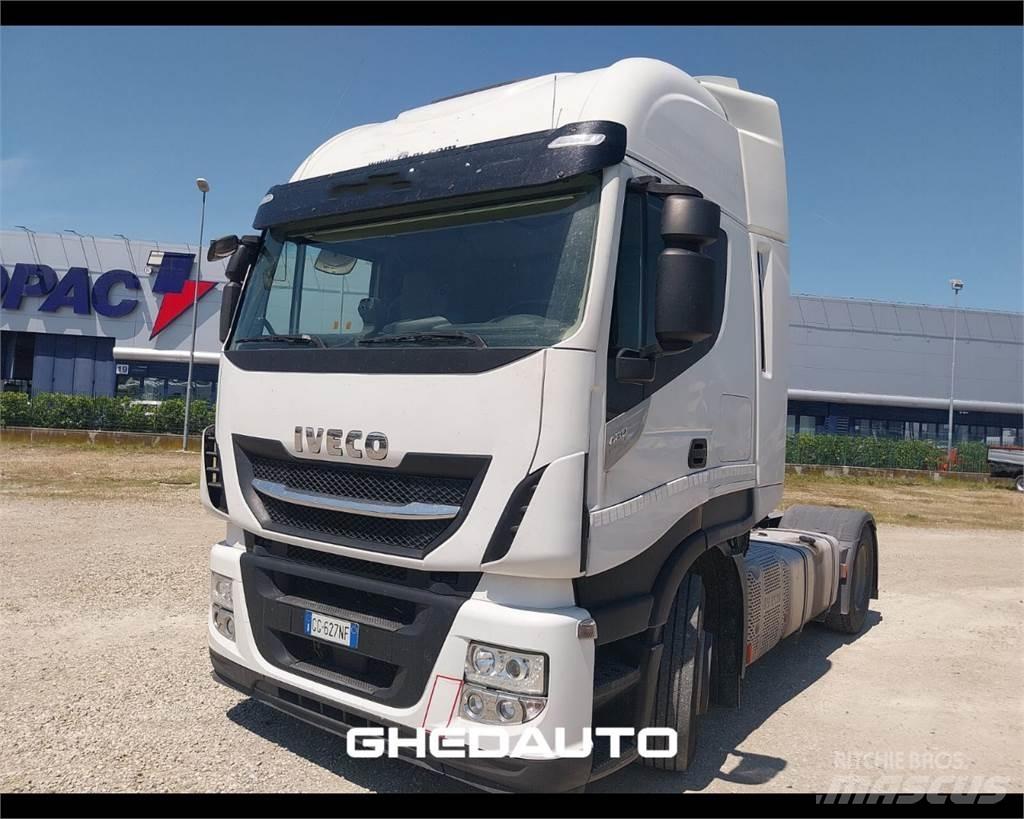 Iveco AS440ST/P Bakwagens met gesloten opbouw