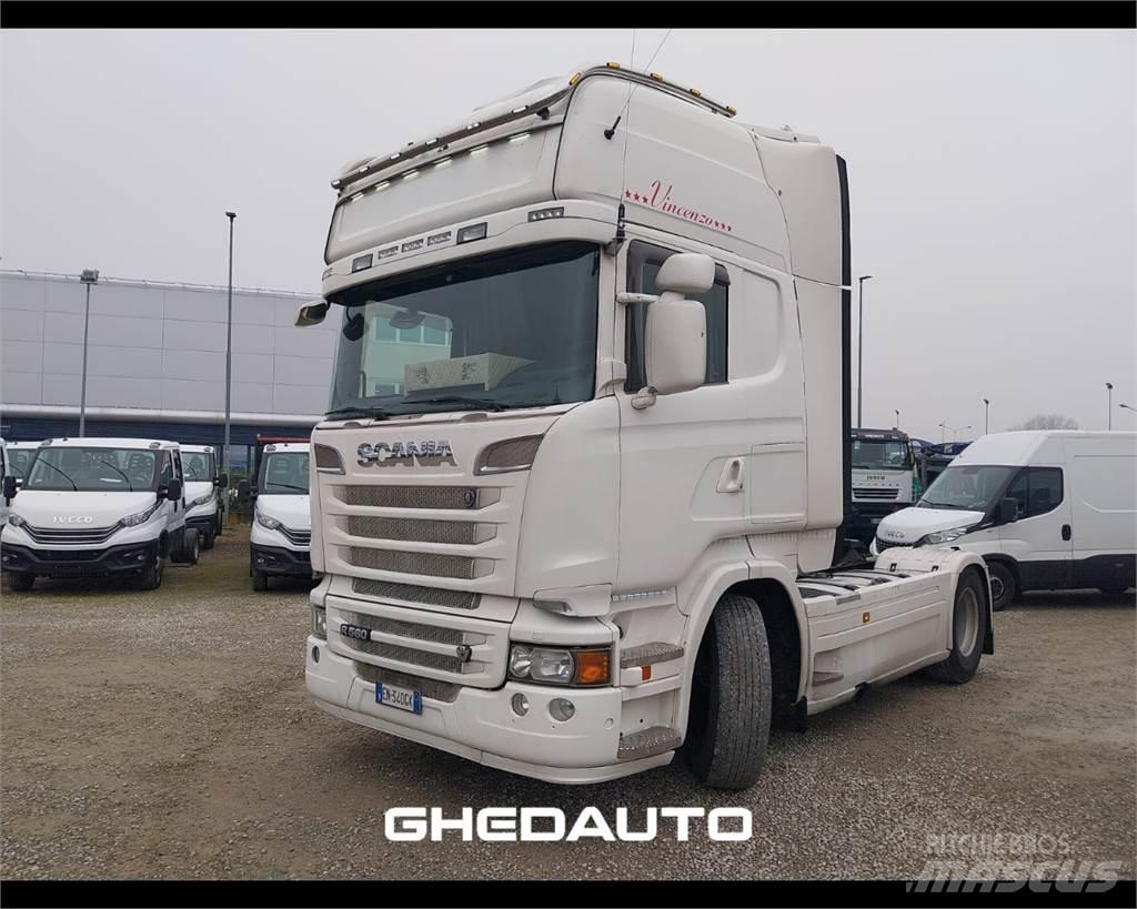 Scania R560 - TRATTORE Bakwagens met gesloten opbouw