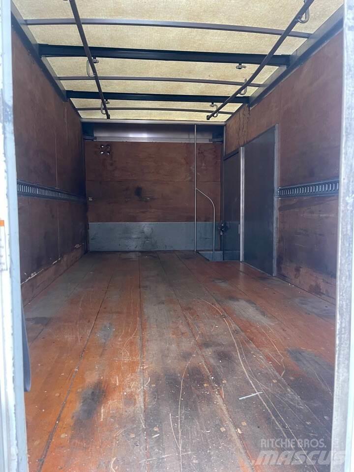 Isuzu NPR-HD Bakwagens met gesloten opbouw