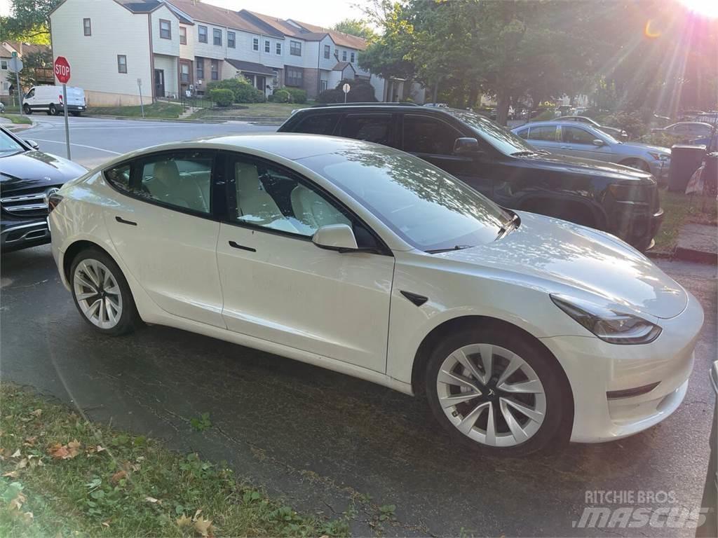 Tesla Model 3 Auto's