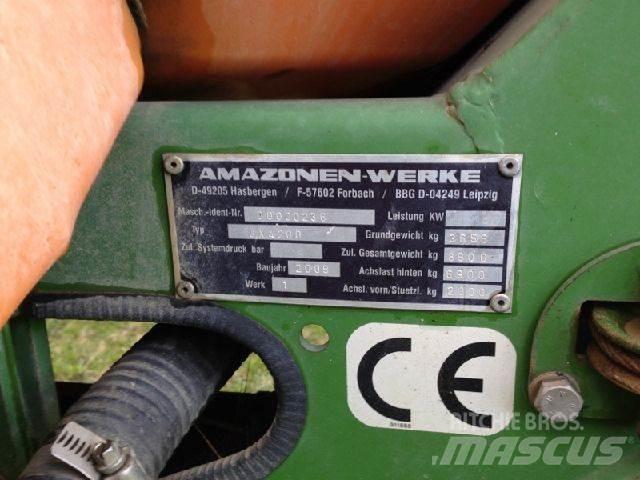 Amazone UX 4200 Getrokken spuitmachines
