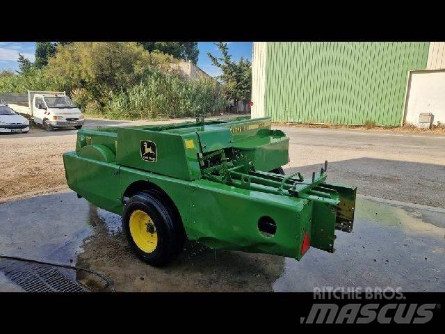 John Deere 359 Vierkante balenpers