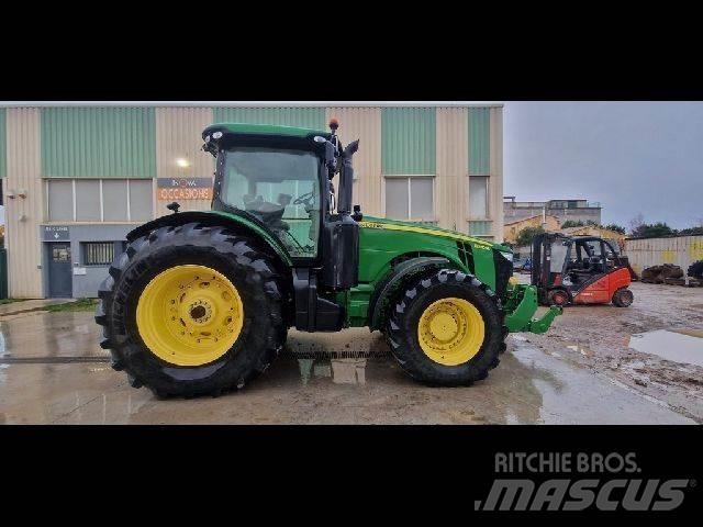 John Deere 8310R Tractoren