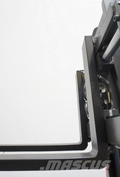 Combilift WR4 Four-way truck