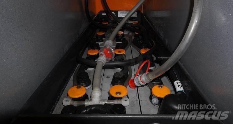 Still FV-X-16 Zelfrijdende stapelaars