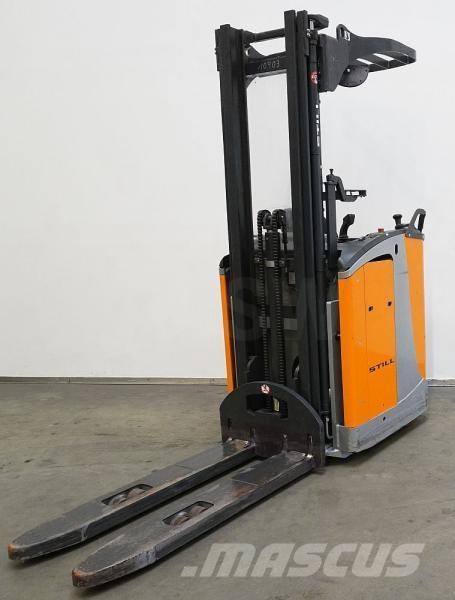 Still FV-X-16 Zelfrijdende stapelaars