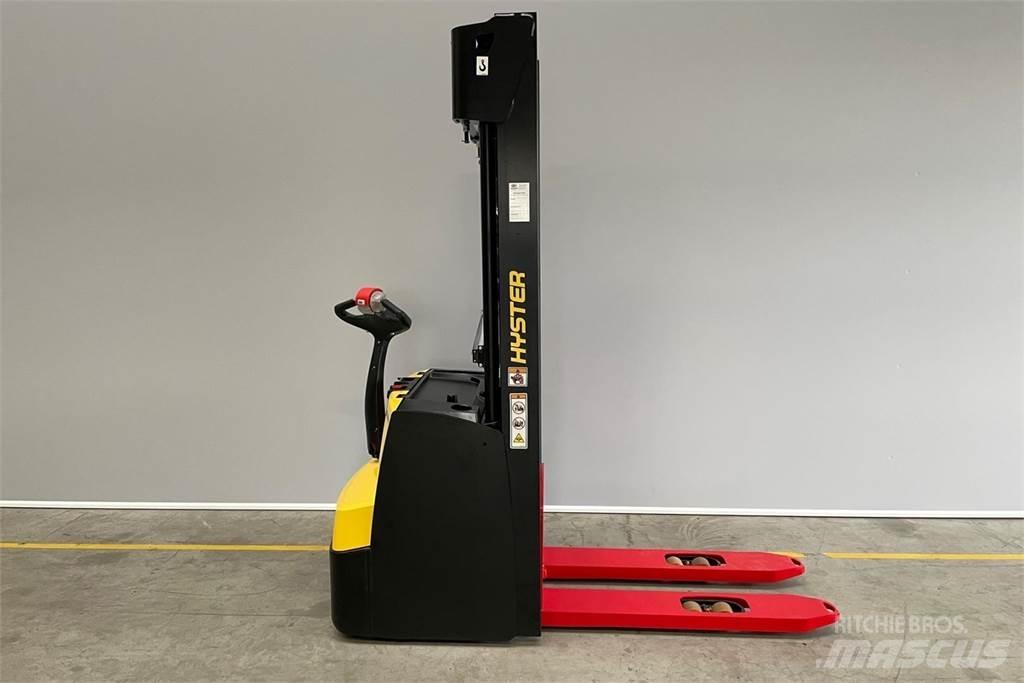 Hyster S1.6 Meeloop stapelaar