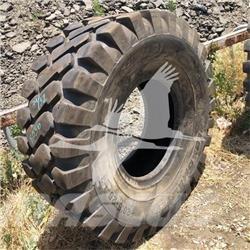  CAMSO 20.5X25 Banden, wielen en velgen