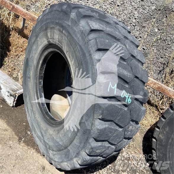 Titan 20.5R25 Banden, wielen en velgen