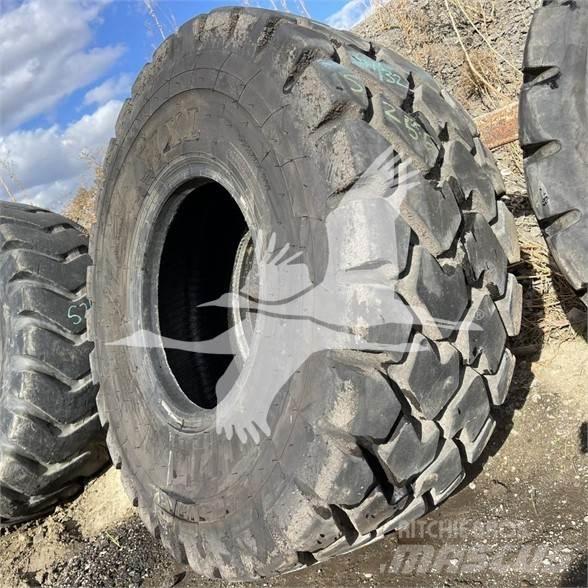 Titan 20.5R25 Banden, wielen en velgen