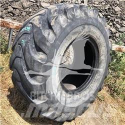 Titan 20.5x25 Banden, wielen en velgen