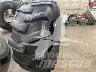 Titan 21LR24 Banden, wielen en velgen
