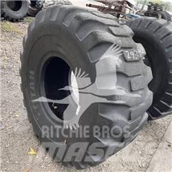 Titan 23.5x25 Banden, wielen en velgen