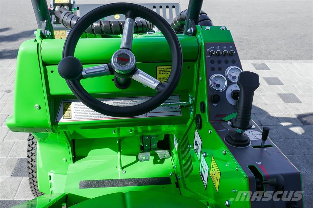Avant M 423 Minigraafmachines < 7t