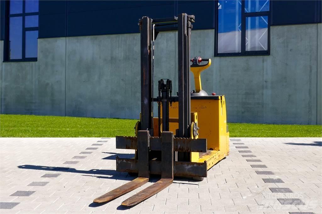 Linde L12 Meeloop stapelaar