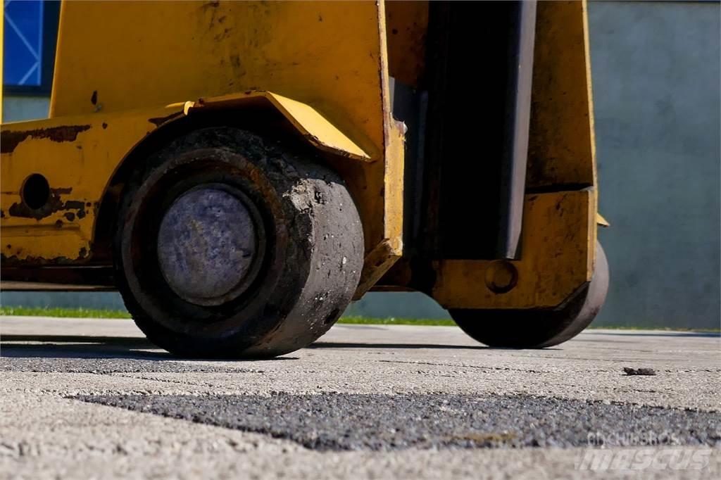 Linde L12 Meeloop stapelaar