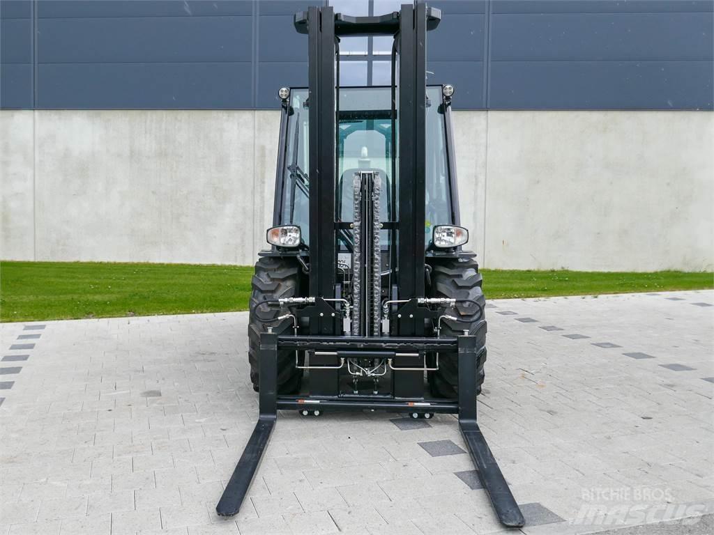 Manitou MC 25-4 Vorkheftruck voor zwaar terrein