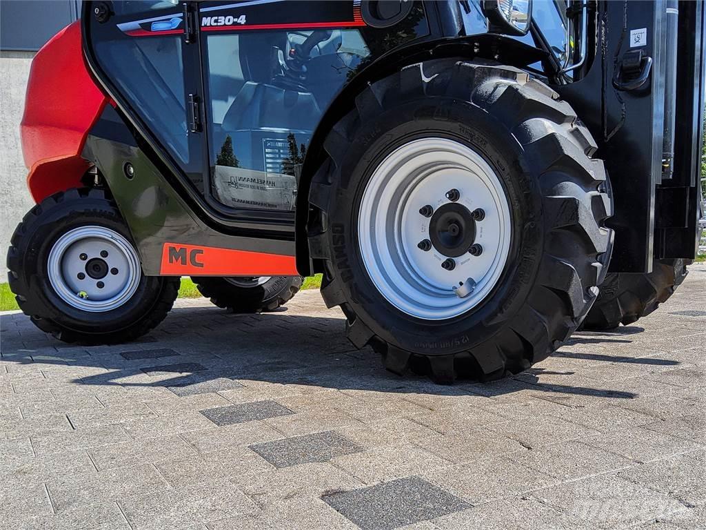 Manitou MC 30-4 Vorkheftruck voor zwaar terrein