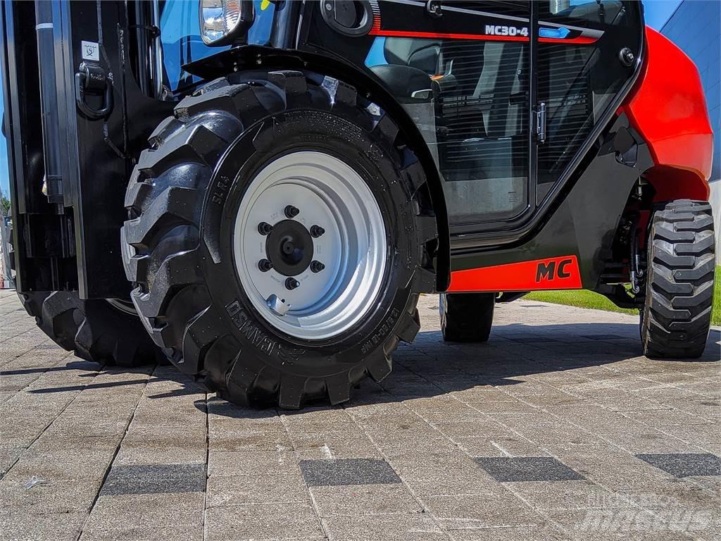 Manitou MC 30-4 Vorkheftruck voor zwaar terrein